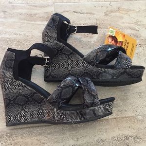 WOMENS kaymann 4" wedge sandal snake snake skin